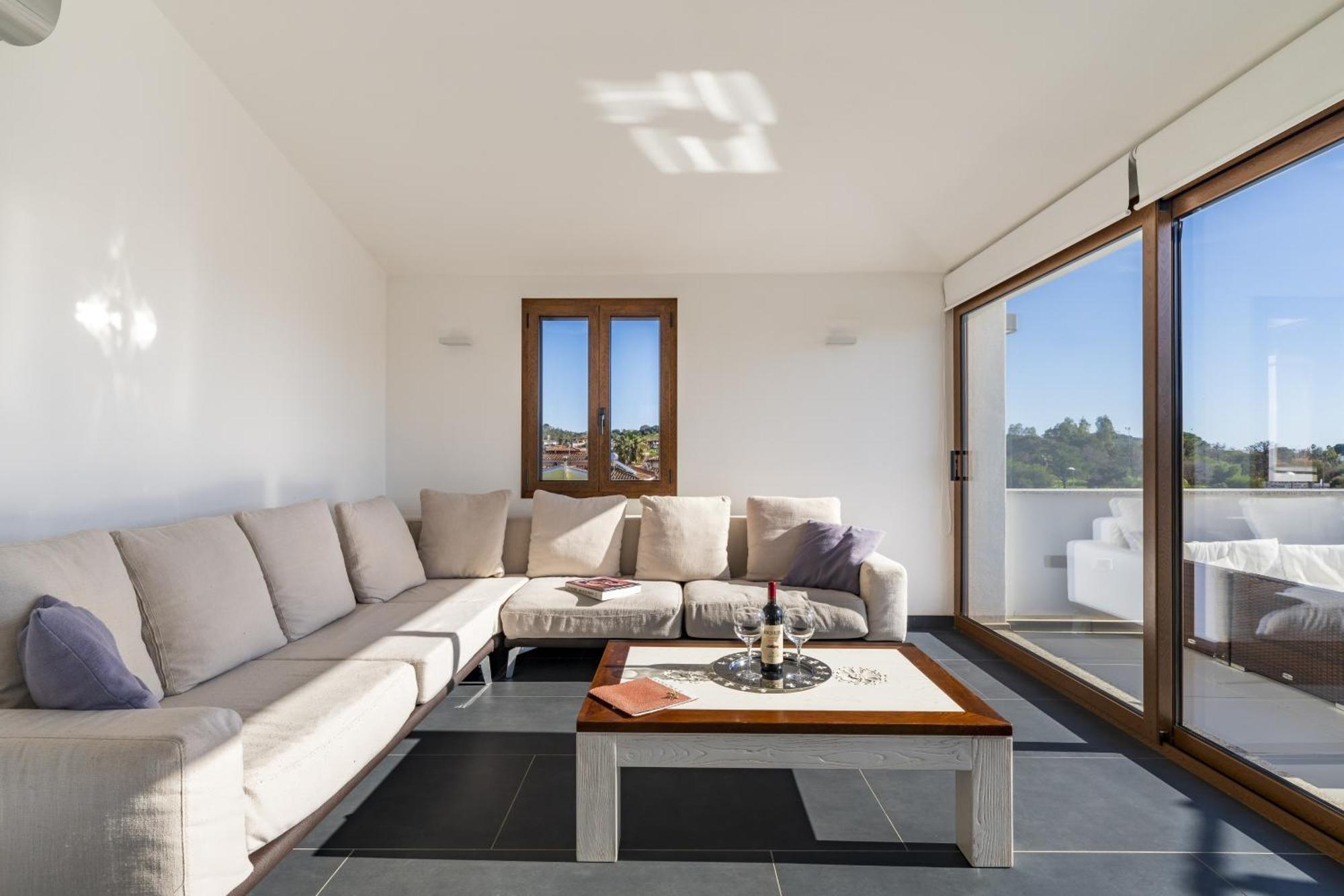 Lighthouse Holiday Home 아르바탁스 외부 사진